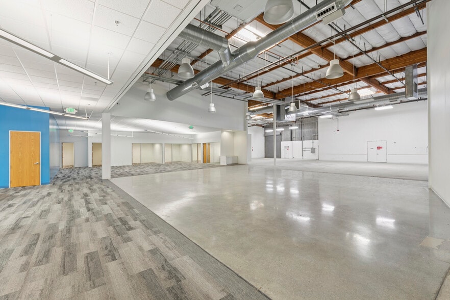 6607-6657 Kaiser Dr, Fremont, CA for lease - Building Photo - Image 3 of 14