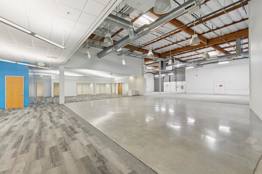 6607-6657 Kaiser Dr, Fremont, CA à louer - Photo du bâtiment - Image 3 de 14