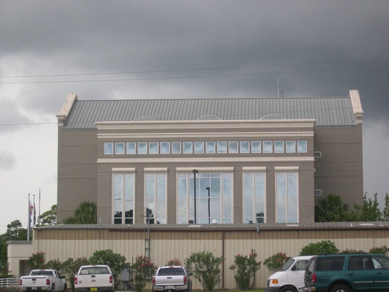 1816 Lewis Turner Blvd, Fort Walton Beach, FL à vendre - Photo du bâtiment - Image 3 de 4