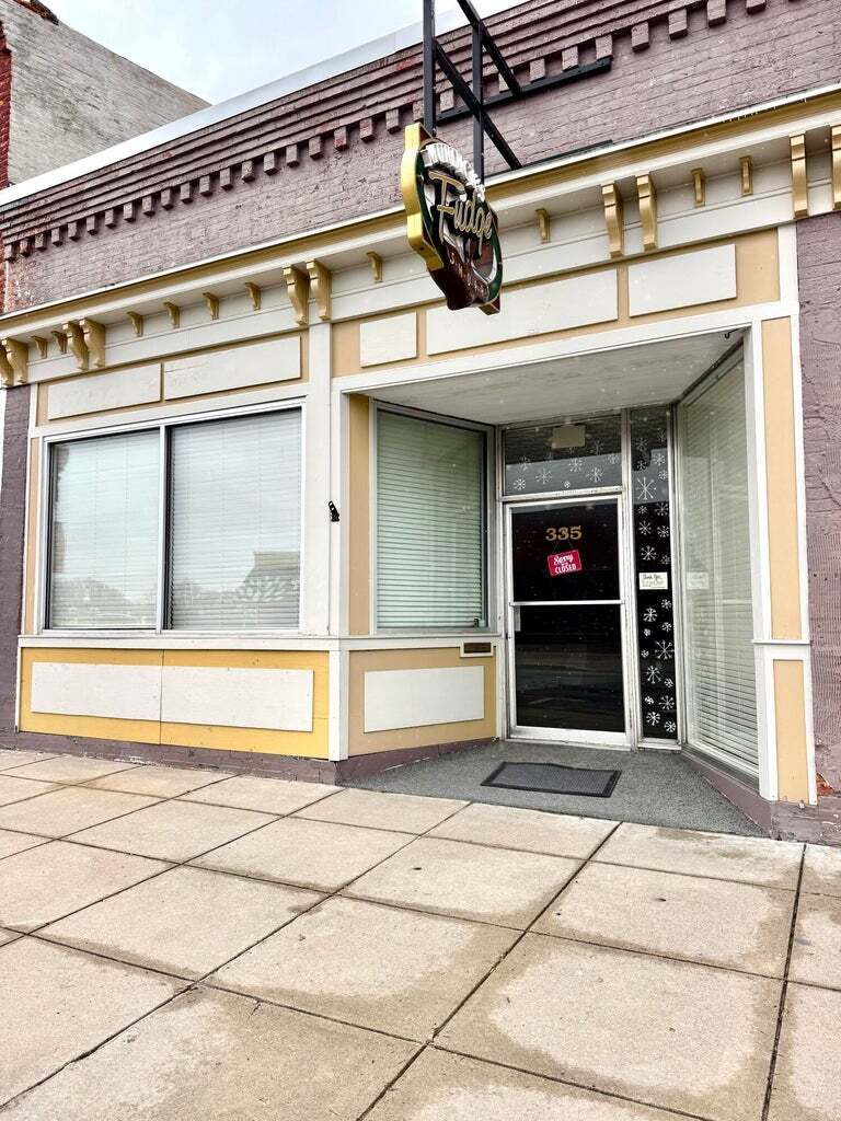 335 River St, Manistee, MI for sale Primary Photo- Image 1 of 19