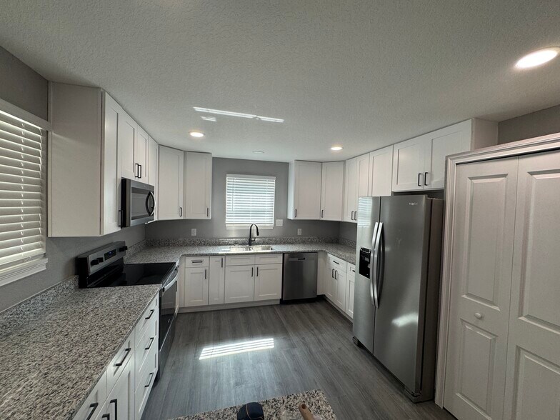 136 Jack Pine St, Lake Wales, FL à vendre - Photo du bâtiment - Image 3 de 25