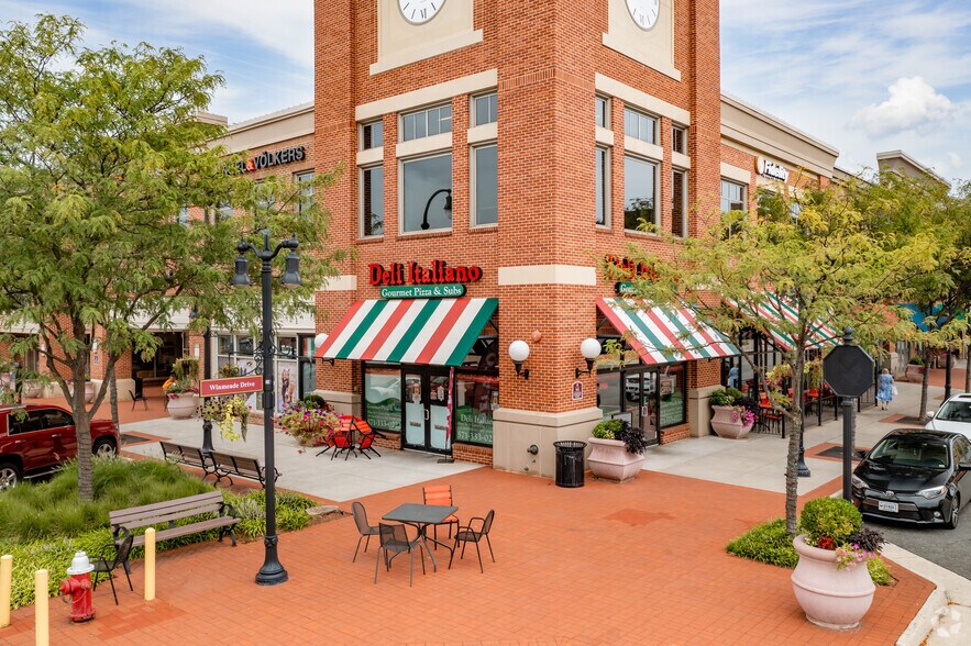 19350 Winmeade Dr, Leesburg, VA à louer - Photo du bâtiment - Image 3 de 9