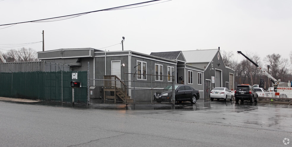 Shipley Ave portfolio of 3 properties for sale on LoopNet.ca - Building Photo - Image 2 of 2