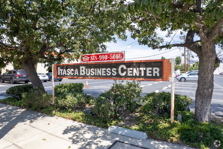 21029 Itasca St, Chatsworth, CA for lease - Building Photo - Image 3 of 9