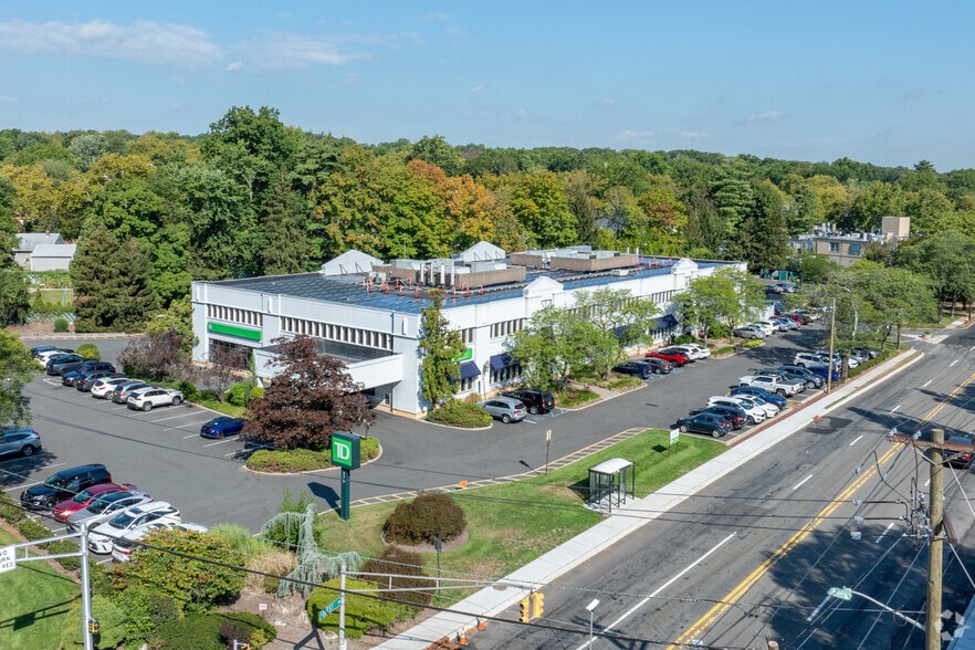 275-277 Forest Ave, Paramus, NJ à louer - Photo du bâtiment - Image 3 de 13