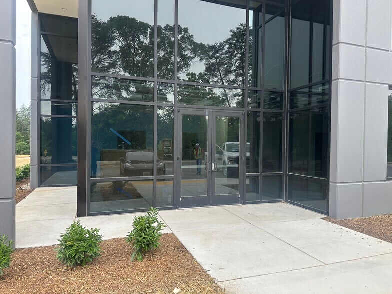 1221 Wilson Rd, Glen Burnie, MD à louer - Hall d’entrée - Image 3 de 4