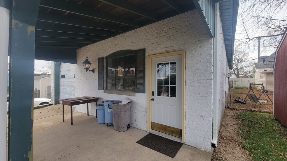 605 Evans Ave, Ashton, IL for sale - Building Photo - Image 3 of 4