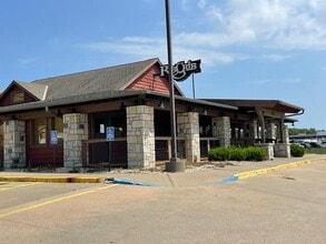 3704 Faraon St, Saint Joseph, MO for lease Building Photo- Image 2 of 4