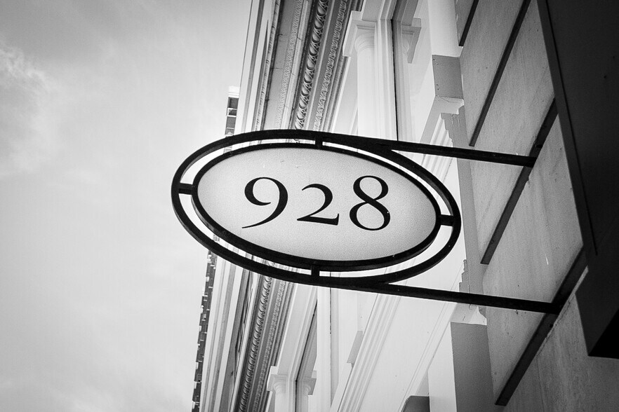 928 Broadway, New York, NY à louer - Photo du bâtiment - Image 3 de 3