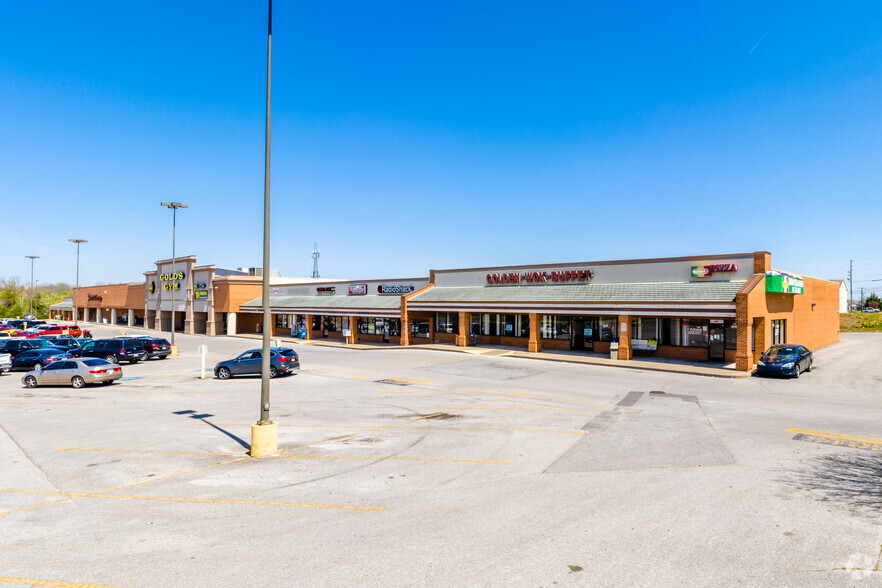 551-587 S Lowry St, Smyrna, TN for sale - Building Photo - Image 1 of 1