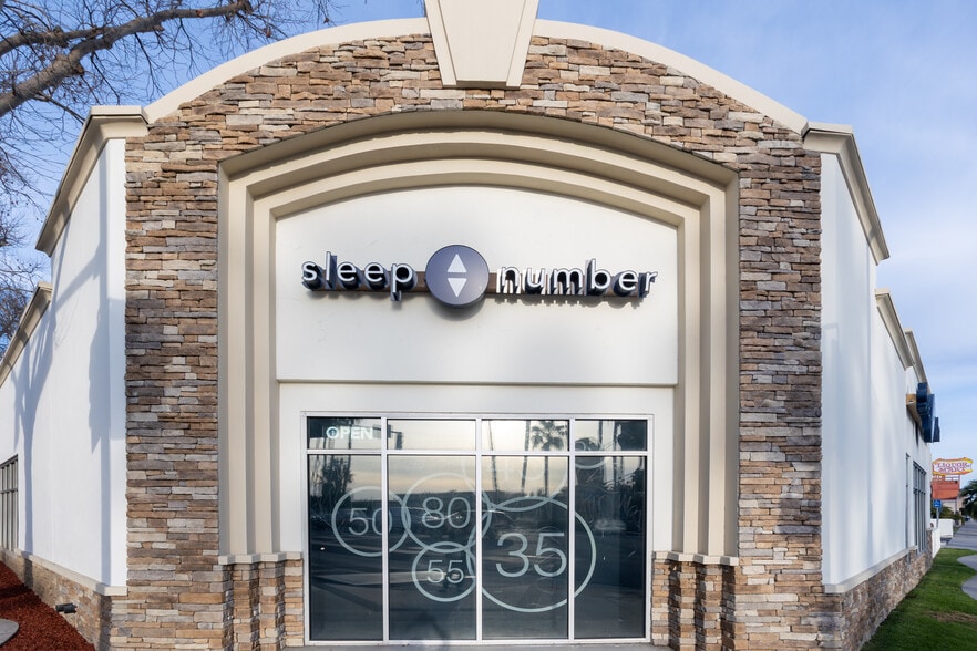 13551-13553 Whittier Blvd, Whittier, CA for lease - Building Photo - Image 3 of 6