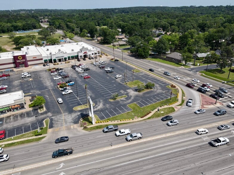 S Broadway Ave, Tyler, TX à louer - Aérien - Image 3 de 5