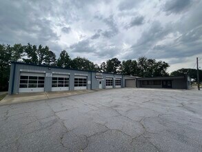 13715 NC 50 Hwy N, Willow Spring, NC for lease Interior Photo- Image 1 of 9
