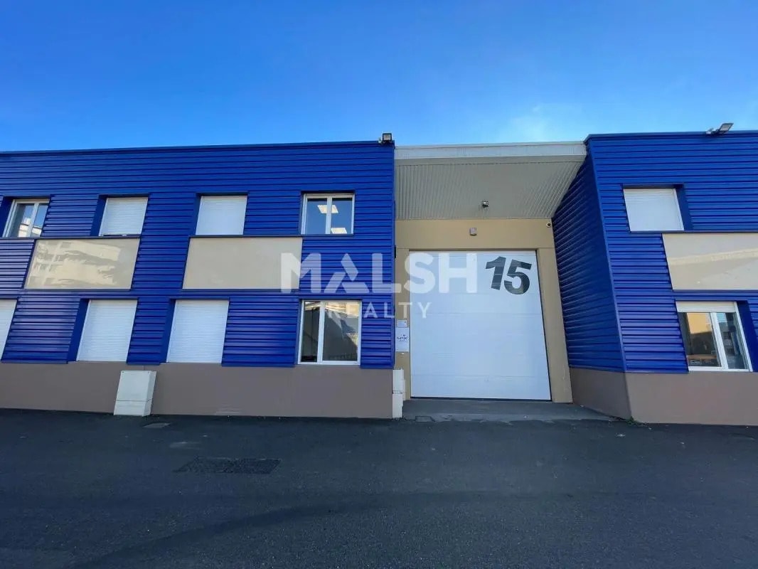 Flex in OULLINS-PIERRE-BÉNITE for lease Building Photo- Image 1 of 20