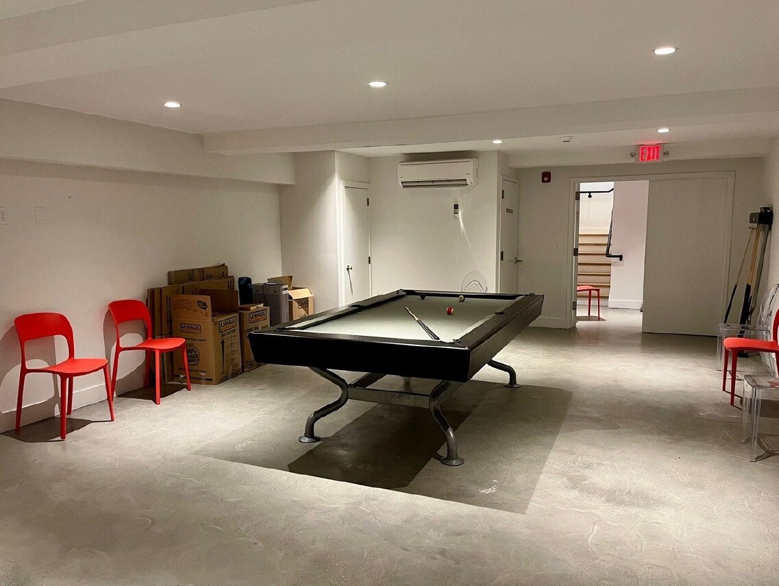 1501 Kings Hwy E, Fairfield, CT for lease Interior Photo- Image 1 of 1