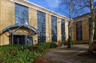 Plus de détails pour Ancells Rd, Fleet - Coworking à louer