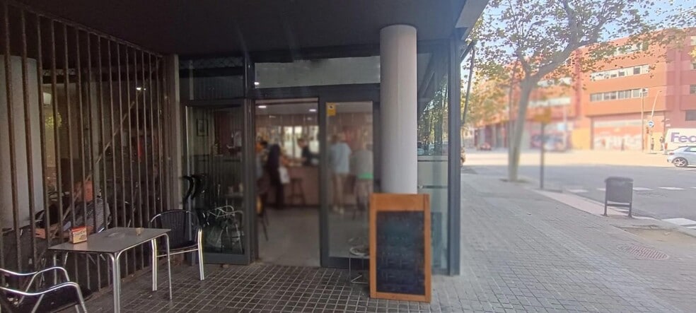 Retail in Barcelona, Barcelona for lease - Interior Photo - Image 2 of 2