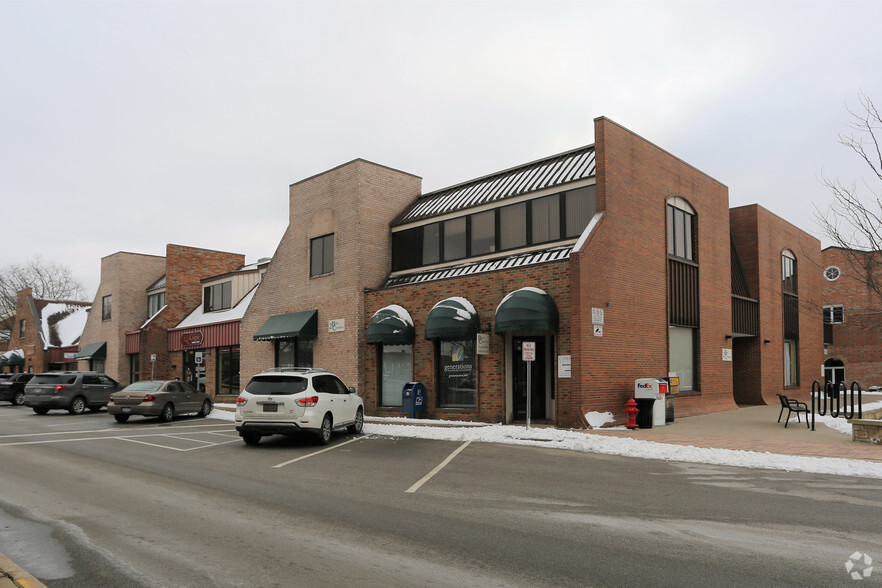 2 Berea Commons, Berea, OH for lease - Building Photo - Image 1 of 7