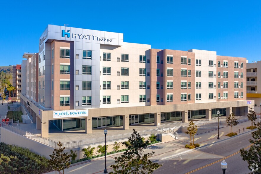 2200 Trojan Way, Los Angeles, CA for lease - Building Photo - Image 1 of 6