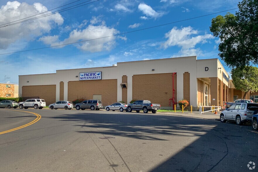 94-300 Farrington Hwy, Waipahu, HI à louer - Photo du bâtiment - Image 2 de 6