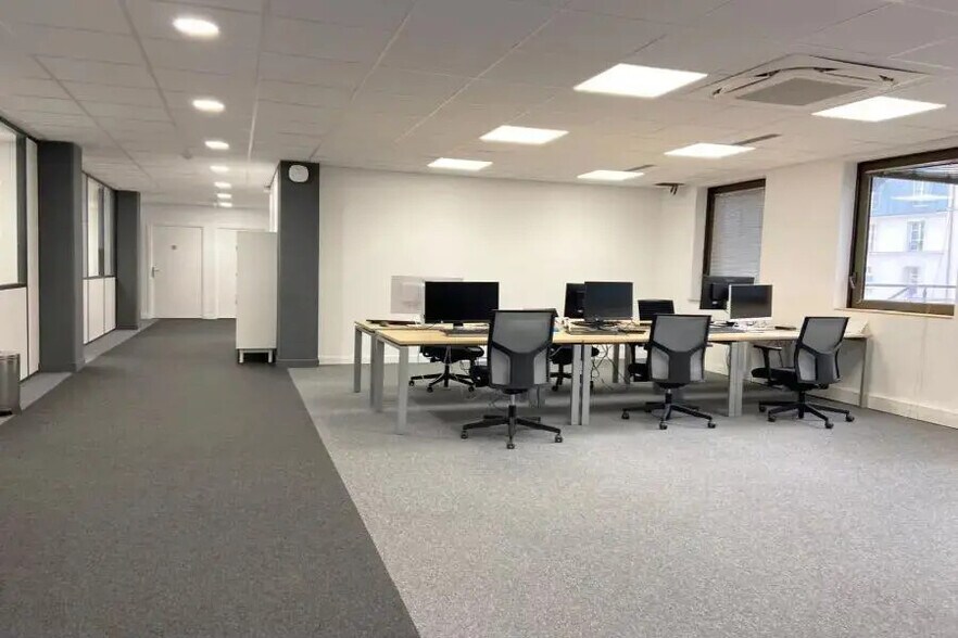 Bureau dans Neuilly-sur-Seine à louer - Photo du bâtiment - Image 2 de 5