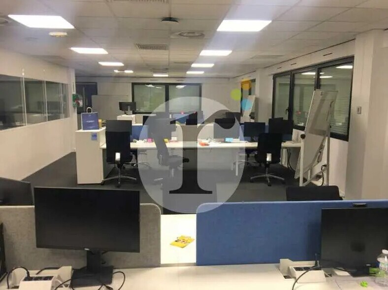 Office in VILLENEUVE-D'ASCQ for lease - Interior Photo - Image 2 of 8