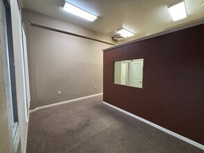 920 Caldwell Blvd, Nampa, ID à louer Photo du bâtiment- Image 2 de 4