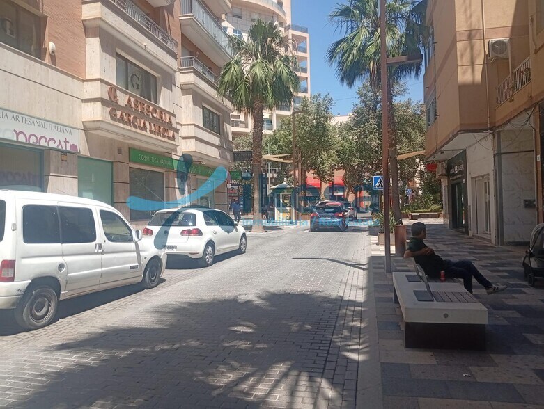 Commerce de détail dans El Ejido, Almería à vendre - Photo du bâtiment - Image 3 de 12