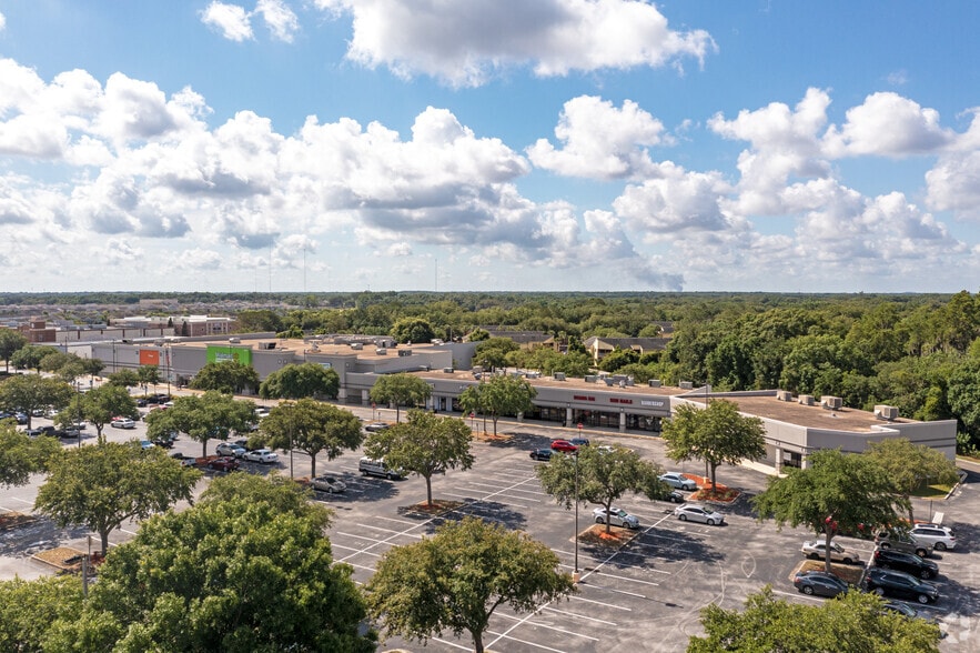 10817-10863 Bloomingdale Ave, Riverview, FL à louer - Photo du bâtiment - Image 2 de 3
