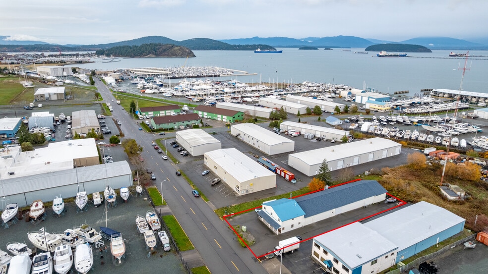 3111 T Ave, Anacortes, WA à vendre - Photo du bâtiment - Image 3 de 29