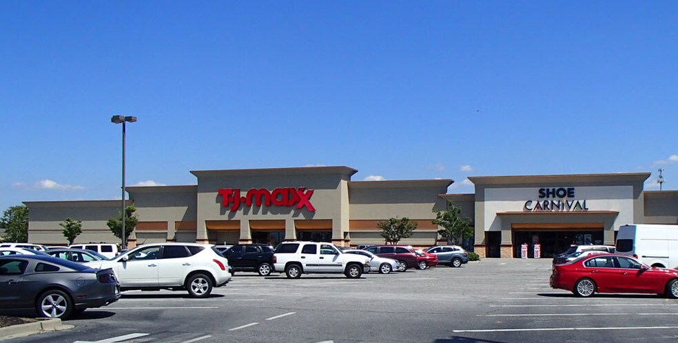 1945 W Palmetto St, Florence, SC à louer - Photo du bâtiment - Image 1 de 5