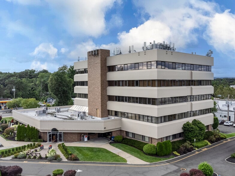 254 S Main St, New City, NY for lease - Building Photo - Image 1 of 15