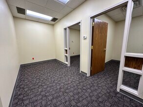 1961 Premier Dr, Mankato, MN à louer Photo du bâtiment- Image 2 de 7