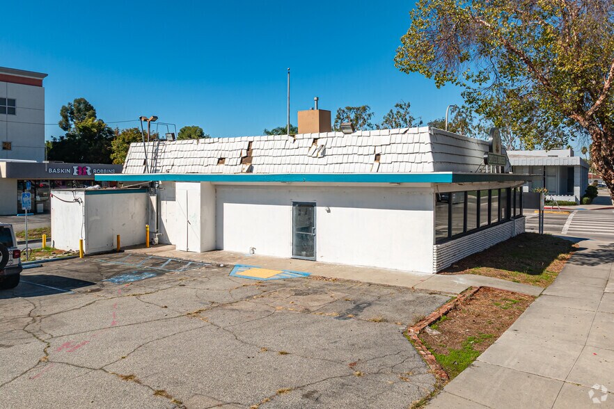 400 S Glendora Ave, West Covina, CA à vendre - Photo du bâtiment - Image 3 de 4