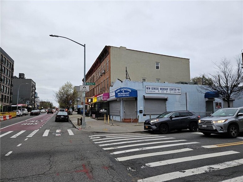 1025 Rogers Ave, Brooklyn, NY for lease - Building Photo - Image 2 of 4