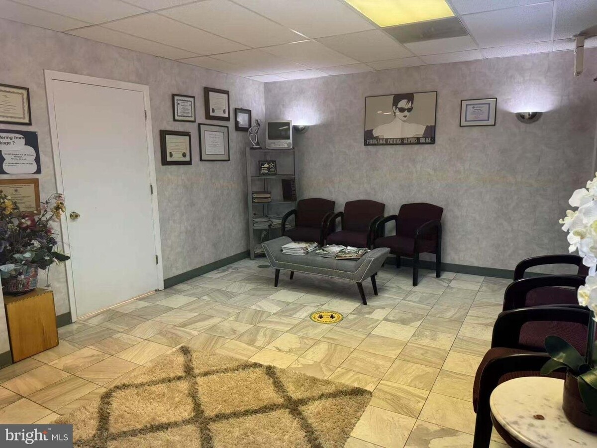 8622 Lee Hwy, Fairfax, VA 22031 - Unité 8622-2B - - Photo intérieure - Image 2 of 3