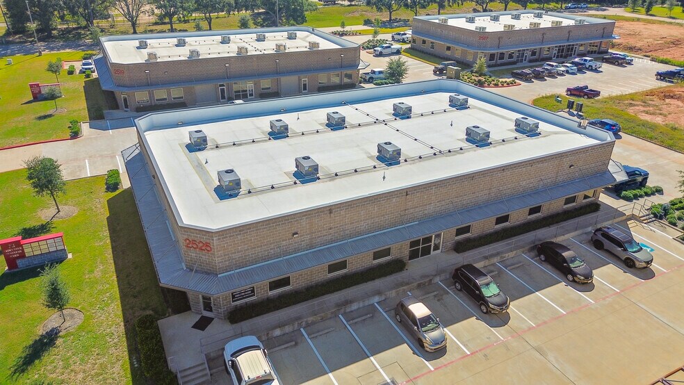 2525 N Frazier St, Conroe, TX à vendre - Photo du bâtiment - Image 3 de 17