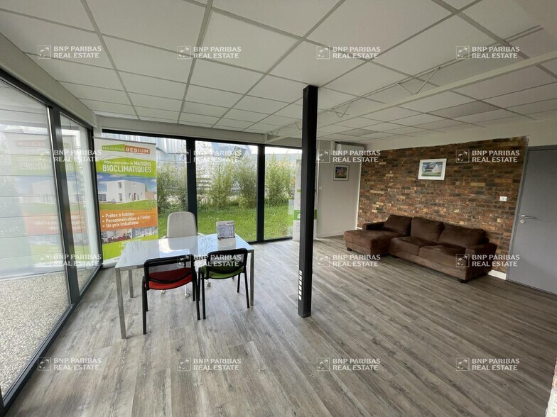 Office in Tours for lease - Interior Photo - Image 3 of 12