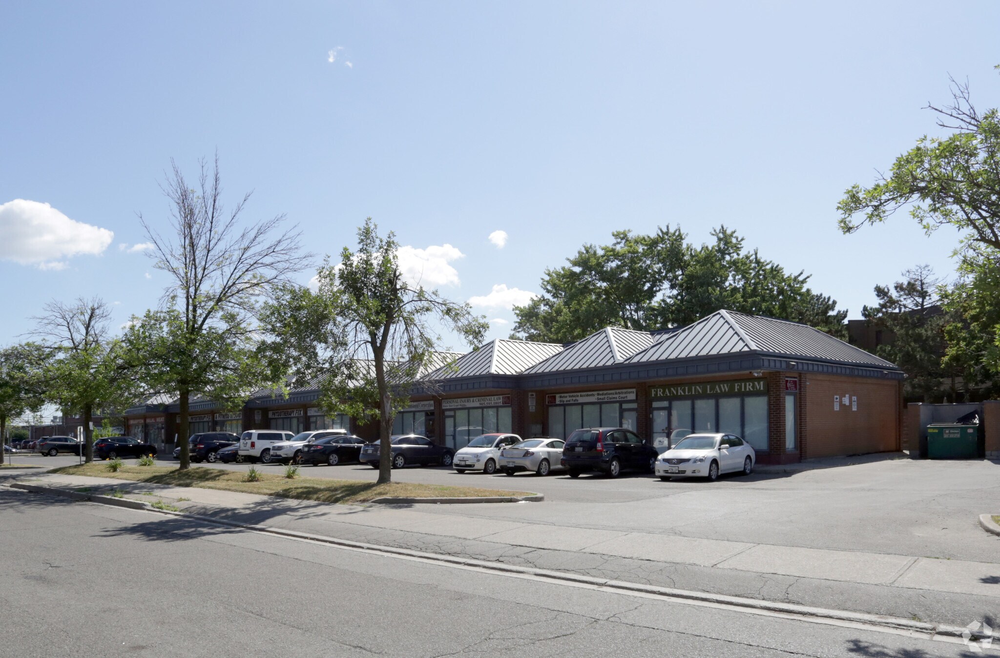 49 Kennedy Rd S, Brampton, ON à vendre Photo principale- Image 1 de 1