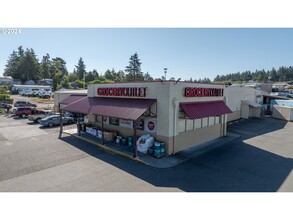 1385 Newmark Ave, Coos Bay, OR for sale Interior Photo- Image 2 of 29