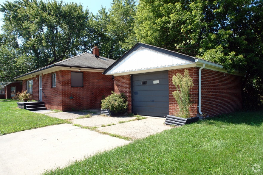 31921-31965 Ryan Rd, Warren, MI à louer - Photo du bâtiment - Image 2 de 8