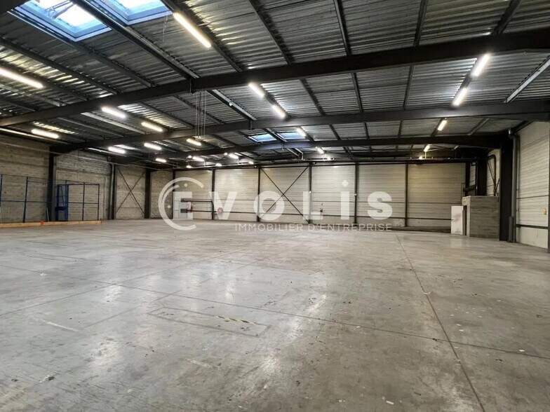 Industrial in Le Haillan for lease - Building Photo - Image 3 of 10
