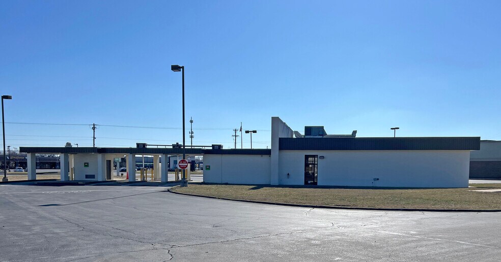 2927 S Campbell Ave, Springfield, MO à vendre - Photo du bâtiment - Image 3 de 5