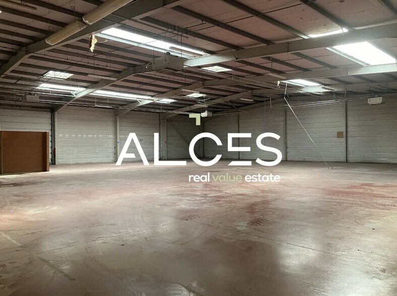 Flex in Eysines for lease - Interior Photo - Image 3 of 3