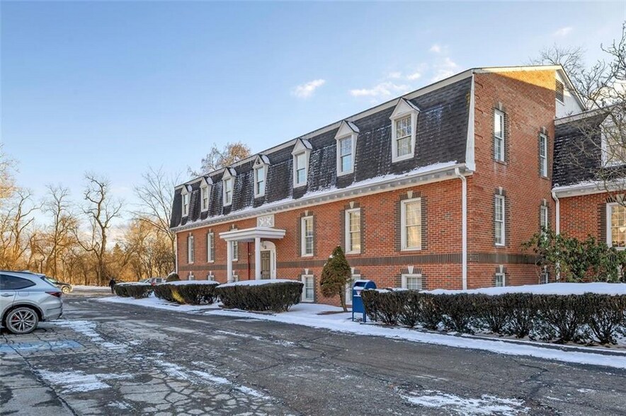 1108 Ohio River Blvd, Sewickley, PA à vendre - Photo du bâtiment - Image 2 de 33