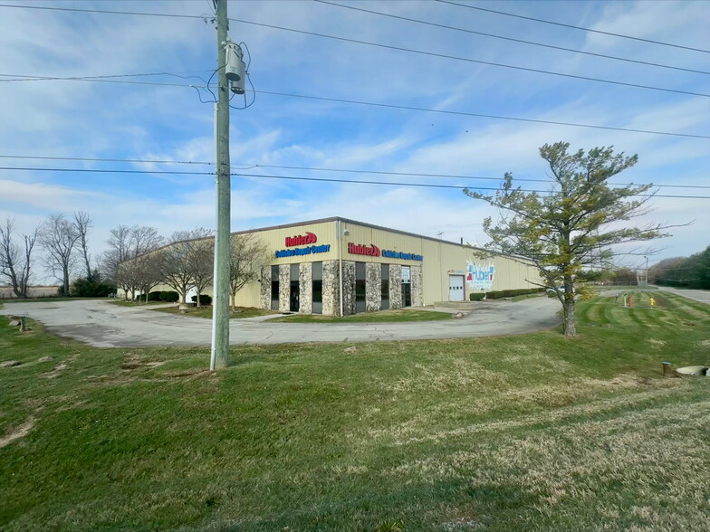 1805 S Miller Ave, Shelbyville, IN à vendre - Photo du bâtiment - Image 1 de 13