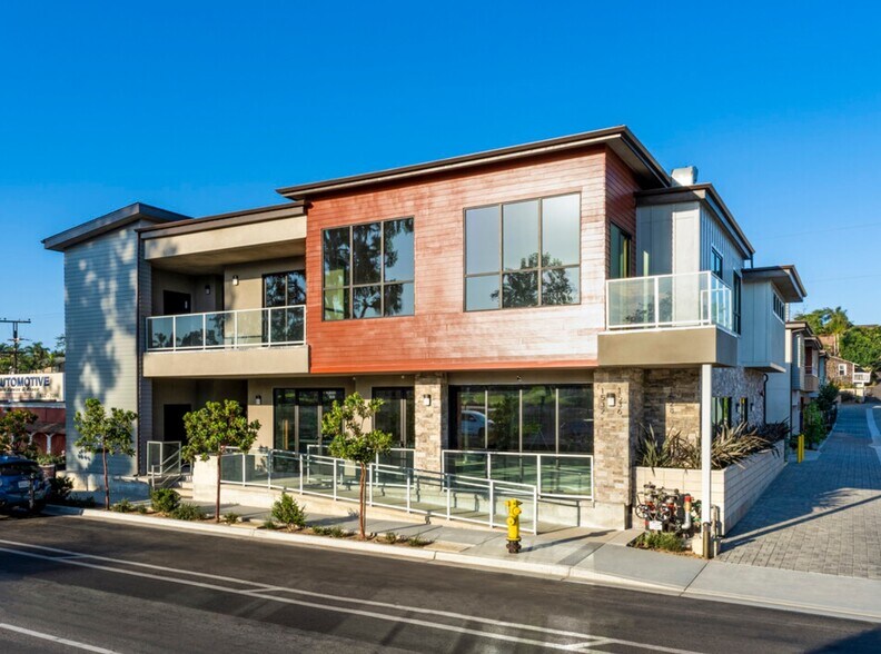 1532-1536 N Coast Highway 101, Encinitas, CA à vendre - Photo du bâtiment - Image 2 de 7