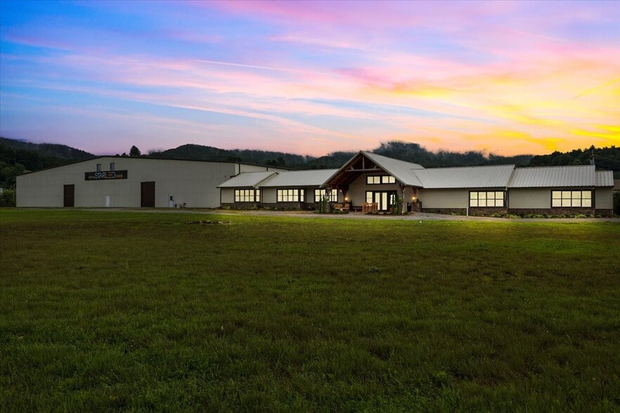 241 Industrial Park Rd, Mountain City, TN à vendre - Photo du bâtiment - Image 3 de 119