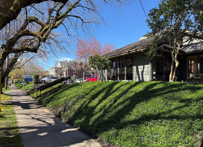 2307 NE Flanders St, Portland, OR à vendre - Photo du bâtiment - Image 2 de 6