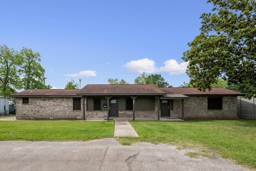 1107 N Houston Ave, Humble, TX à vendre - Photo du bâtiment - Image 1 de 23